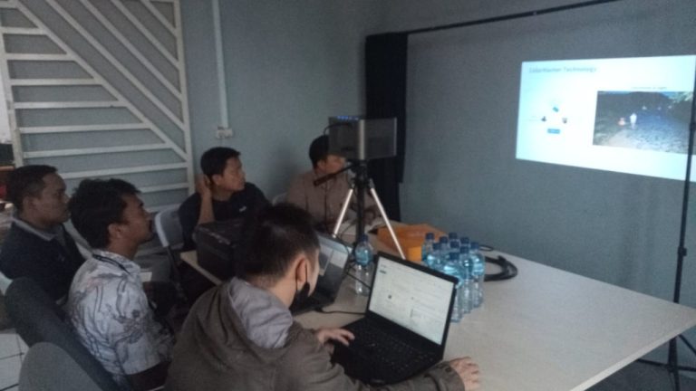 Tim Harrisma Melakukang Training Pemasangan CCTV UNV Dengan PT Lakone Komunikasi