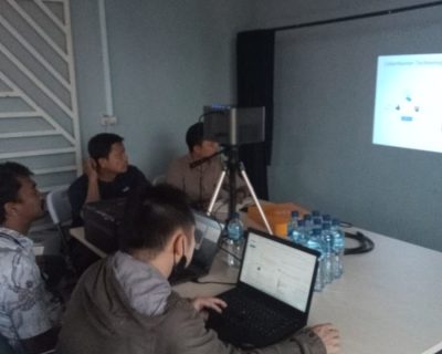 Tim Harrisma Melakukang Training Pemasangan CCTV UNV Dengan PT Lakone Komunikasi